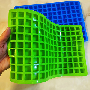 Moules en silicone pour bonbons gélifiés, 126 cavités carrées de 1 cm, <span class=keywords><strong>mini</strong></span>-moules à chocolat en forme de cube, vente en gros directe d'usine - Product Image 6