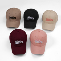 Casquette de baseball personnalisée OEM ODM avec logo brodé en polyester/coton, boucle métallique, design arrière incurvé, réglable, unisexe, pour un usage décontracté
