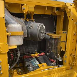 Excavatrice sur chenilles d'occasion KOMATSU PC130-7 de 13 tonnes, moteur, boîte de vitesses, pompe, roulement, modèle 2022, vente d'occasion - Product Image 5