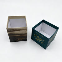 Boîte cadeau en carton rigide personnalisée avec couvercle et base estampés à chaud en or, matériaux recyclés, pelliculage mat