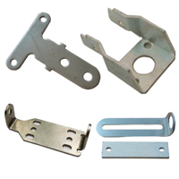 Supports robustes sur mesure en acier au carbone et galvanisé, avec estampage au zinc jaune et fabrication OEM de tôlerie