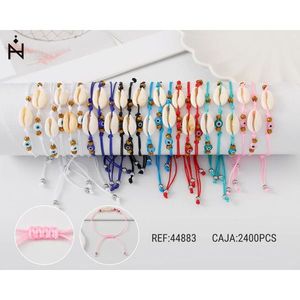 Bracciale con conchiglie e cristalli, con perline e ciondolo a conchiglia, accessorio di moda per donna. - Product Image 1