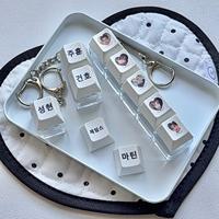 Porte-clés LED carré personnalisé au design créatif, en acrylique, motif dessin animé mignon, avec fonction clicker anti-stress, étanche, impression en relief