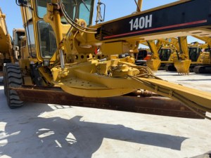 Motoniveladora Caterpillar 140H Usada de Alto Rendimiento, Motoniveladora Original CAT 140H con Plataforma de 14 pies en Venta - Product Image 5