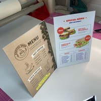 Tableau de placement personnalisé pour mariage, grand format, en panneau arqué avec chevalet, panneau d'entrée en mousse légère