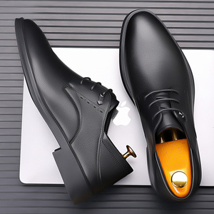 Zapatos de vestir de cuero blanco para hombre, con punta en pico, informales para oficina, en blanco y negro, con suela suave, estilo juvenil - Product Image 4