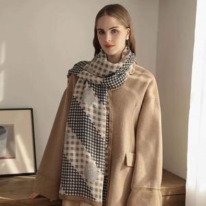 ผ้าพันคอผ้าฝ้ายและผ้าลินินพิมพ์ลายแฟชั่นสวยหรูสำหรับผู้หญิง ปี 2024 พร้อมโลโก้สั่งทำพิเศษ รุ่น YHK0056 - Product Image 1