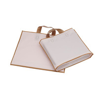Sac en plastique noir mat avec poignée, estampage à chaud du logo, sac de shopping en papier