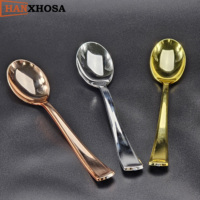 Ensemble de couverts jetables écologiques en plastique - couteau, fourchette et cuillère au design minimaliste