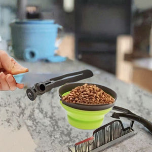 Factory High Quality Portable Multi Function Pet Cat Dog Food <b>Spoon</b> Shovel <b>Measuring</b> Cup Silicone Pet Food <b>Spoon</b> With Clip - Product Image 3
