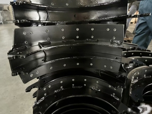 Kit de plaquettes de frein 4707 4709 4370 pour semi-remorque Kamaz 4717 4672 4711 4591 pour camion plateau basse et poids lourd K4470 16.5x7 pour Isuzu et Volvo - Product Image 5