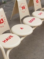 Ensemble table et banc d'extérieur en bambou, style coréen, crémeux, inspiré d'Instagram, personnalisable avec visages souriants, pour terrasse, couleur lait