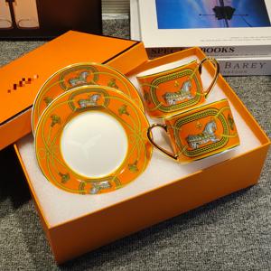 طقم فناجين شاي وصحون من الخزف الصيني الفاخر مع صندوق هدايا، تصميم أنيق لطقم فناجين قهوة وصحون - Product Image 6