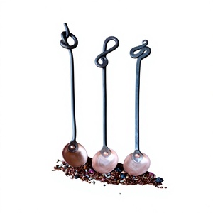 Ensemble de cuillères à mesurer en métal forgé à la main avec des bols en cuivre et des poignées torsadées pour une utilisation en cuisine, cuillères à mesurer durables - Product Image 1
