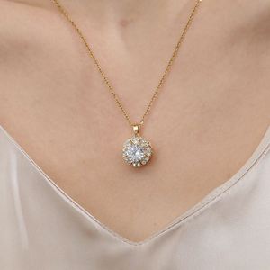 Hot Selling Stainless Steel <b>Chain</b> Necklace <b>Copper</b> Plated Shiny Zircon Flower Rotating Spinning Clover Pendant Necklace - Product Image 3