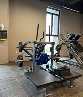 Machine à Squats avec Ceinture de Musculation Commerciale en Gros, Machine à Jambes à Charge de Plaques, Équipement de Squats et de Relevés de Genoux, Vente Chaude