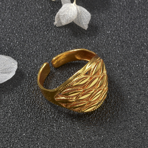 Anillos de Joyería Fina Ajustables Chapados en Oro de 18K con Diseño Floral Hueco Vintage Elegante para Mujer - Accesorio de Joyería al por Mayor - Product Image 5