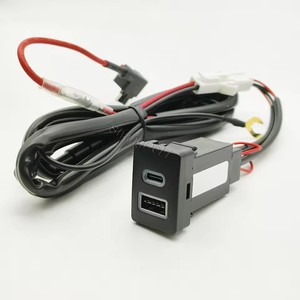 Cargador USB para coche PD carga rápida QC3.0 adaptador de carga de teléfono USB salida para Mitsubishi Outlander <span class=keywords><strong>Eclipse</strong></span> Cross L200 Triton - Product Image 1