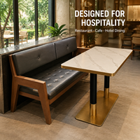 Banc de style moderne avec coussins capitonnés et structure en bois pour restaurant, banquette double pour café et hôtel