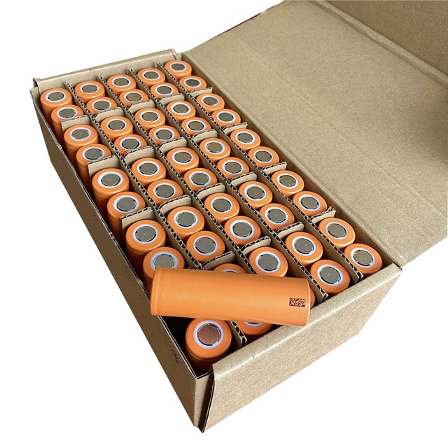 3.7V Cylindrical Lithium Lon 21700 4500mAh Rechargeable Batteries with LiNiMnCoO2 Cathode 800-1500 Cycles Factory Direct Sales