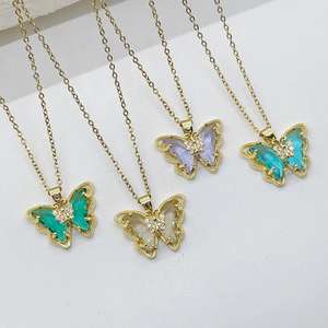 2025 mujeres moda gradiente mariposa nueva personalidad diseño colorido colgante collar - Product Image 1