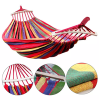 Hamac brésilien en coton à rayures colorées arc-en-ciel pour camping en plein air avec bâtons en bois