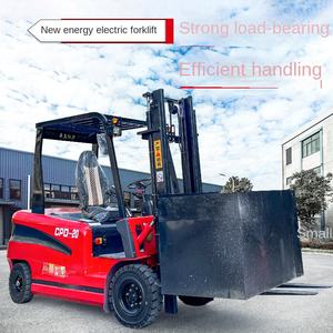 Chariot élévateur hydraulique à quatre roues pour le chargement et le déchargement, capacité de levage de 2/3 de tonne - Product Image 2