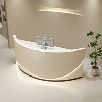 Comptoir de réception minimaliste et écologique pour salon de beauté moderne, magasin de vêtements, caisse enregistreuse, bureau de coiffure