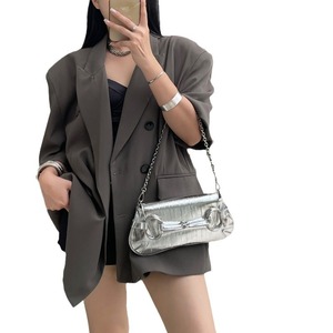 Sac à bandoulière en cuir verni effet alligator avec chaîne, poignée simple, noir, sac à main pour femme pour usage quotidien - Product Image 2