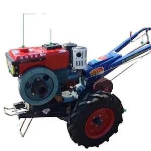 Máquina pequena da fazenda com inclinador do furo com mini trator