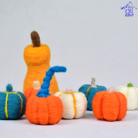 Nouvelles créations en feutre aiguilleté pour l'automne - Citrouille en feutre de laine faite à la main, taille et couleur personnalisables pour la décoration d'automne/Thanksgiving/Halloween ! !