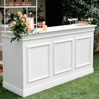 Table de bar carrée en bois peinte en blanc sur mesure pour réceptions de mariage et événements festifs