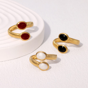 Anello da Donna Trendy in Stile Europeo e Americano, Gioiello in Acciaio Inossidabile Placcato Oro, Fascia Apribile di Alta Qualità ALN26032221 - Product Image 1