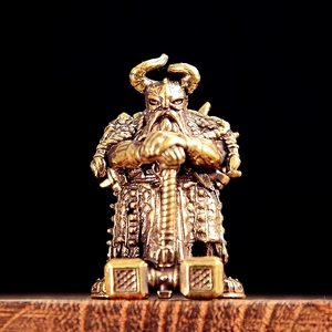 Ornement moderne en laiton représentant un dieu marteau, figurine plaquée pour cadeau d'affaires ou article promotionnel - Product Image 2