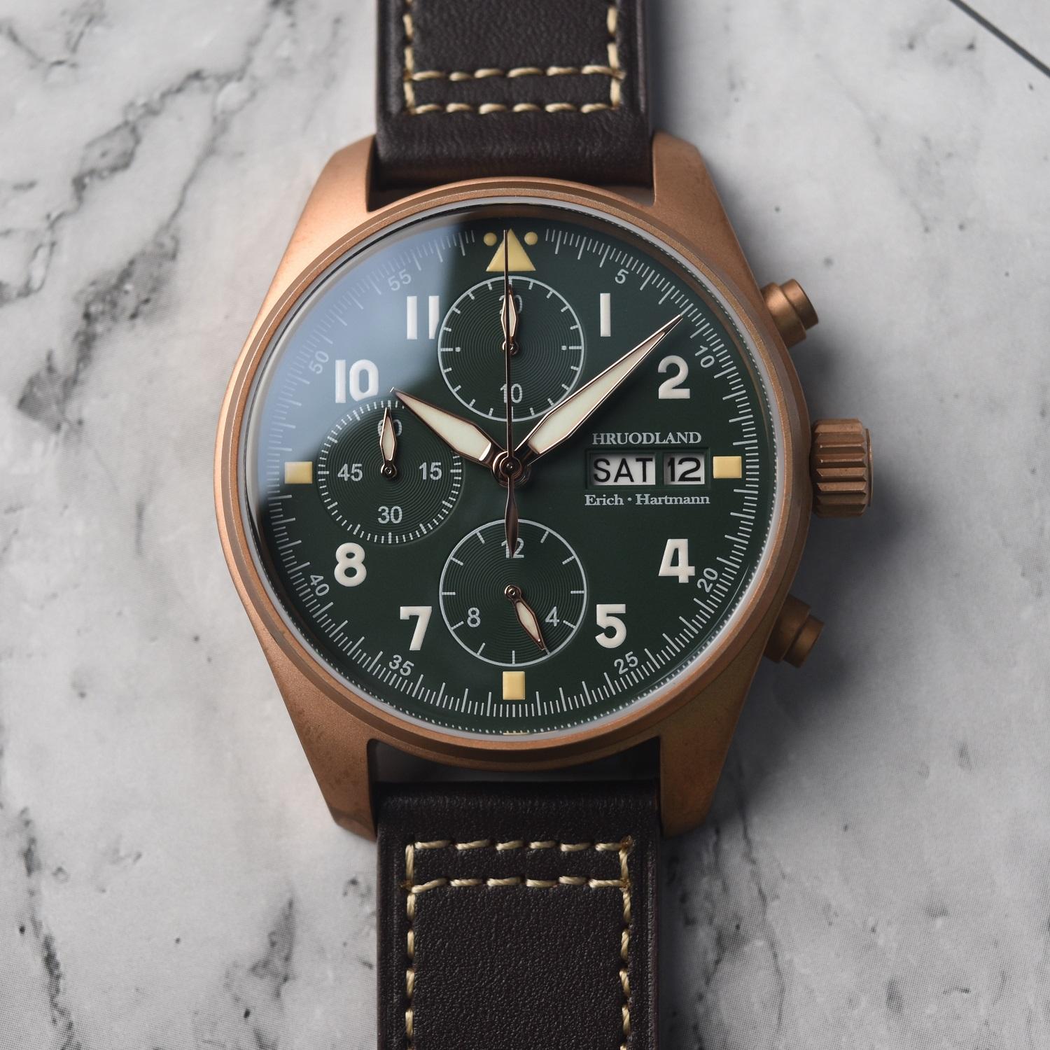 สีน้ำตาล