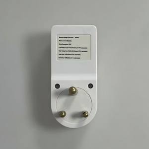 Prise de courant intelligente avec protection numérique de tension réglable pour réfrigérateur et climatiseur sud-africains - Product Image 5