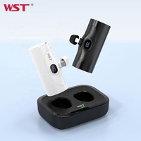 WST Power Banks Mini station d'accueil à affichage numérique LED 5000mAh PD 20W Power Bank de conception de queue de charge rapide avec prise