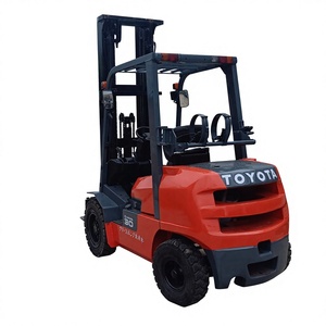 Montacargas Toyota de 3 Toneladas, a Gasolina, Usado, Equipo Industrial para Manejo de Materiales - Product Image 1
