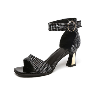 Nuovi Sandali da Donna con <span class=keywords><strong>Tacco</strong></span> <span class=keywords><strong>Medio</strong></span> Spesso e Cinturino a Bocca di Pesce 935 - Product Image 6