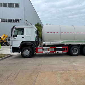 Camion aspirateur d'eaux usées Sinotruck Howo 10m 6x4 avec pompe à vide, transmission manuelle, diesel Euro 3 Dongfeng pour fosse septique - Product Image 6
