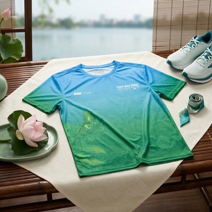 เสื้อวิ่งโลโก้สั่งทำ น้ำหนักเบา แห้งเร็ว ประสิทธิภาพสูง รับผลิตแบบ OEM ODM - Product Image 4
