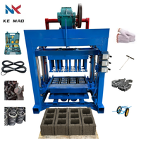 Machine à blocs creux 4-40 à structure simple, très vendue au Kirghizistan, produite avec une machine à fabriquer des briques en ciment