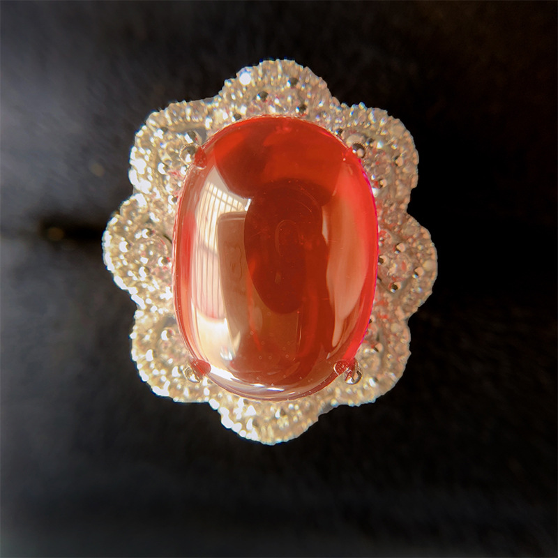 Bague en corindon rouge