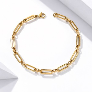 สร้อยข้อมือแบบคลิปหนีบกระดาษ สแตนเลสสตีล ชุบทอง 14K ด้วยระบบสุญญากาศ น้ำหนัก 7.5 กรัม - Product Image 1