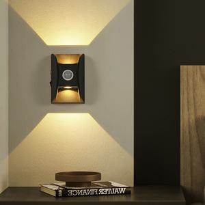 ไฟติดผนังแบบเหนี่ยวนำ USB รุ่นใหม่ ไฟ LED ส่องขึ้นลง ไฟ LED เซ็นเซอร์อัจฉริยะสำหรับตกแต่งภายในบ้าน - Product Image 1