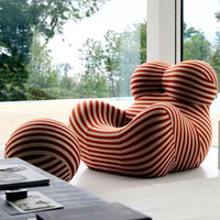 Canapé « Embrassade de Mère » - Style Minimaliste Italien - Balcon - Fauteuil Relax - Célébrité d'Internet - Designer Créatif - Canapé Rayé Relax