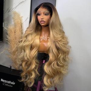Parrucca Frontale in Pizzo Trasparente 13*4 HD 1B Ombre <span class=keywords><strong>Biondo</strong></span> Ondulato <span class=keywords><strong>Naturale</strong></span>, <span class=keywords><strong>Capelli</strong></span> Vietnamiti, Senza Colla, <span class=keywords><strong>Biondo</strong></span> Miele - Product Image 1