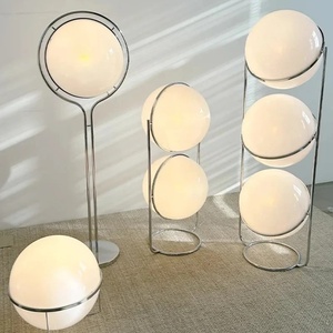Lampe sur pied sphérique décorative de designer pour salon, style Bauhaus minimaliste, lampe sur pied globe moderne du milieu du siècle - Product Image 2