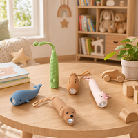 Lampe torche rechargeable en silicone pour enfants avec cordon de suspension, type C
