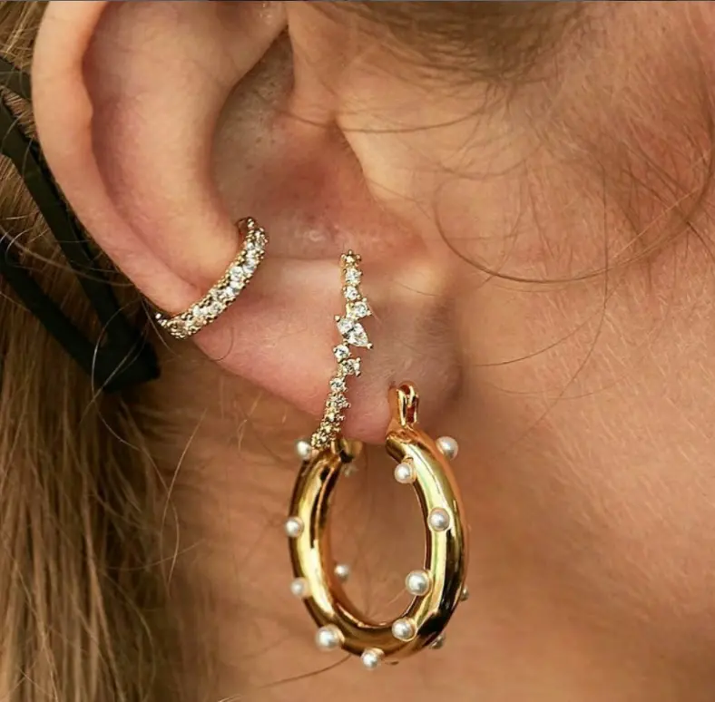 การออกแบบใหม่ที่มีคุณภาพสูงชุบทองทองแดงต่างหูมุกสำหรับผู้หญิง